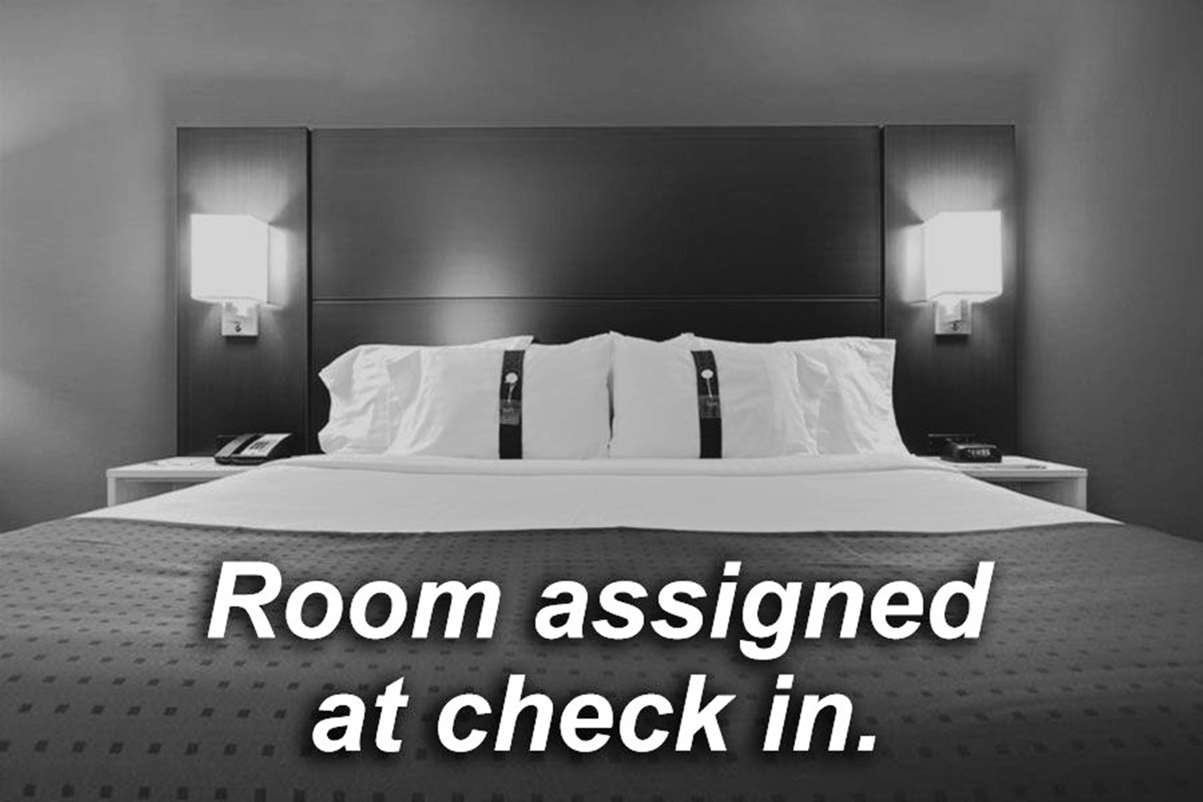 Holiday Inn Express & Suites Oshawa Downtown - Toronto Area By Ihg Ngoại thất bức ảnh