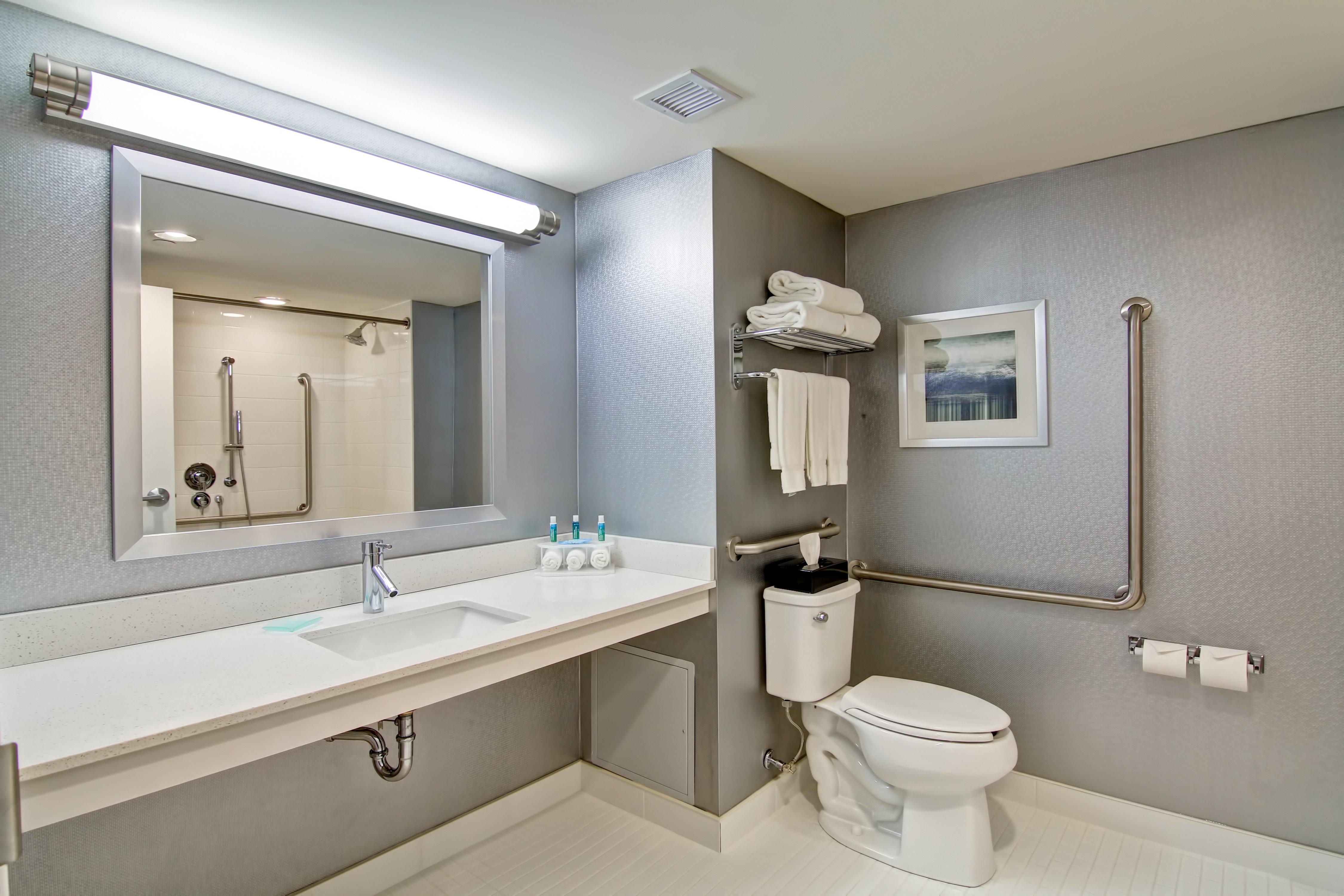 Holiday Inn Express & Suites Oshawa Downtown - Toronto Area By Ihg Ngoại thất bức ảnh