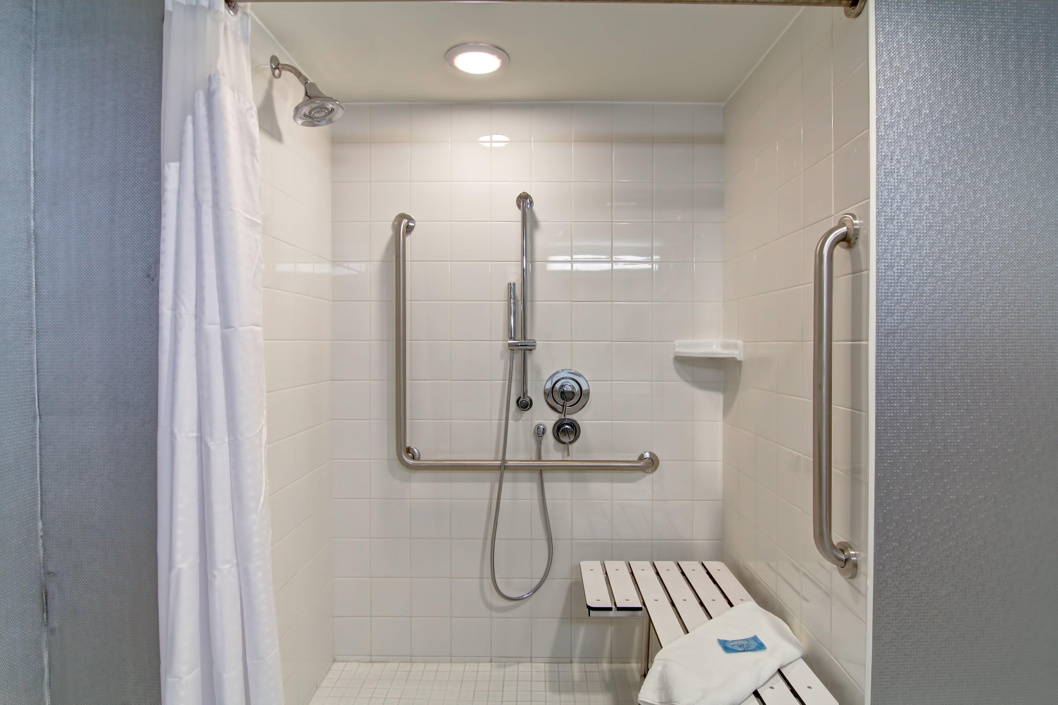 Holiday Inn Express & Suites Oshawa Downtown - Toronto Area By Ihg Ngoại thất bức ảnh