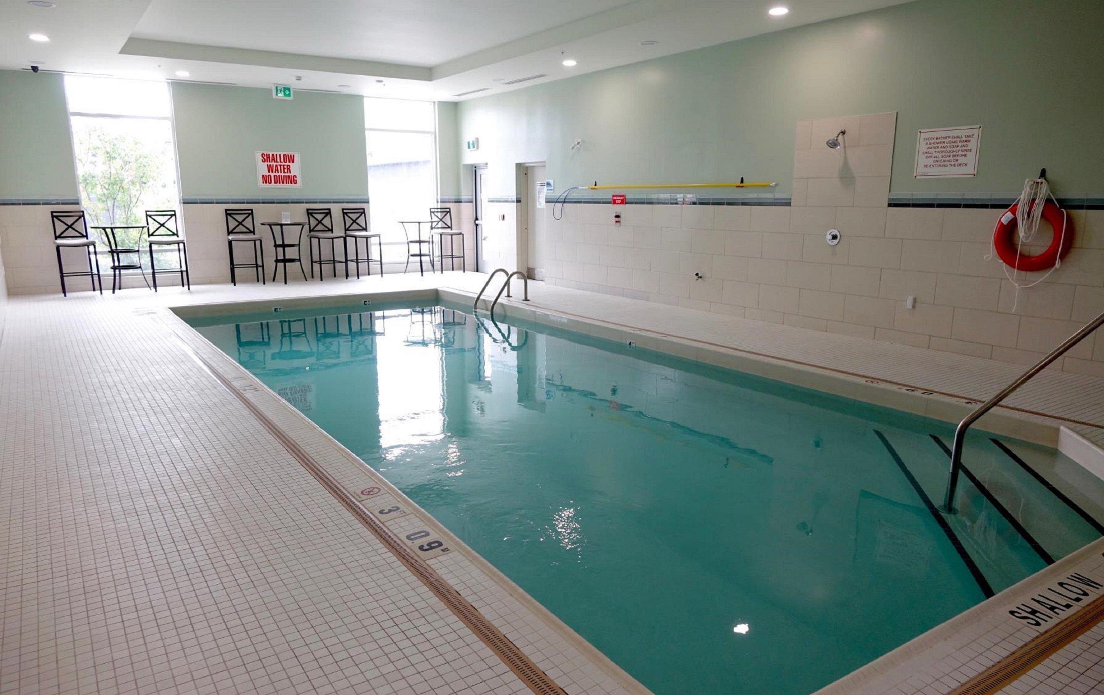 Holiday Inn Express & Suites Oshawa Downtown - Toronto Area By Ihg Ngoại thất bức ảnh