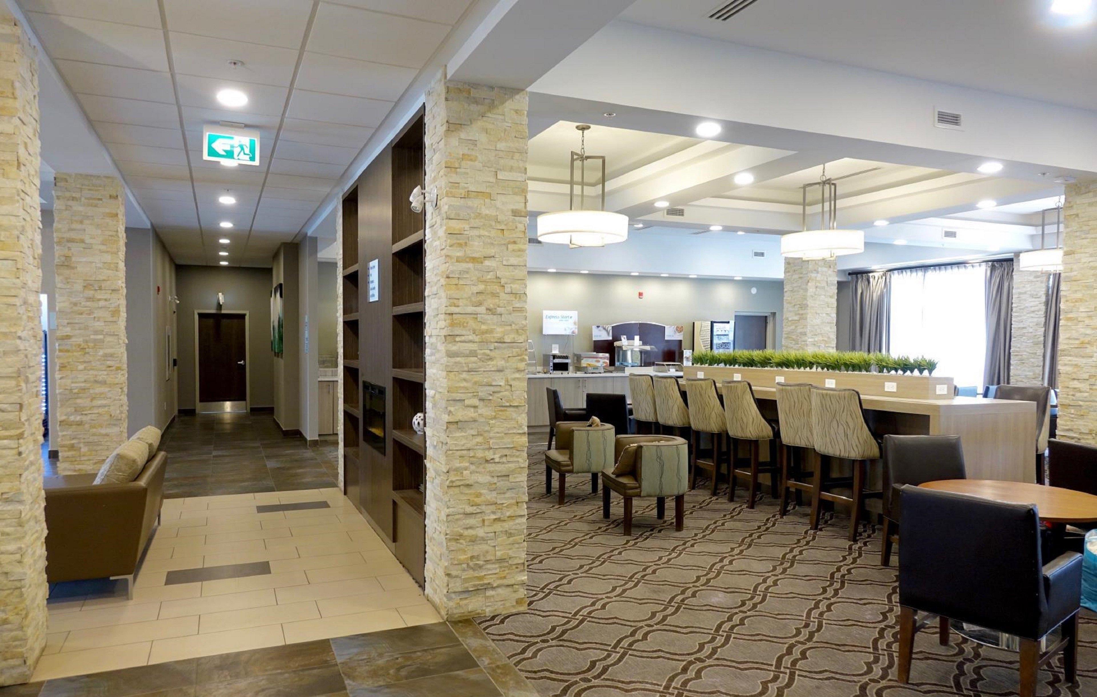 Holiday Inn Express & Suites Oshawa Downtown - Toronto Area By Ihg Ngoại thất bức ảnh